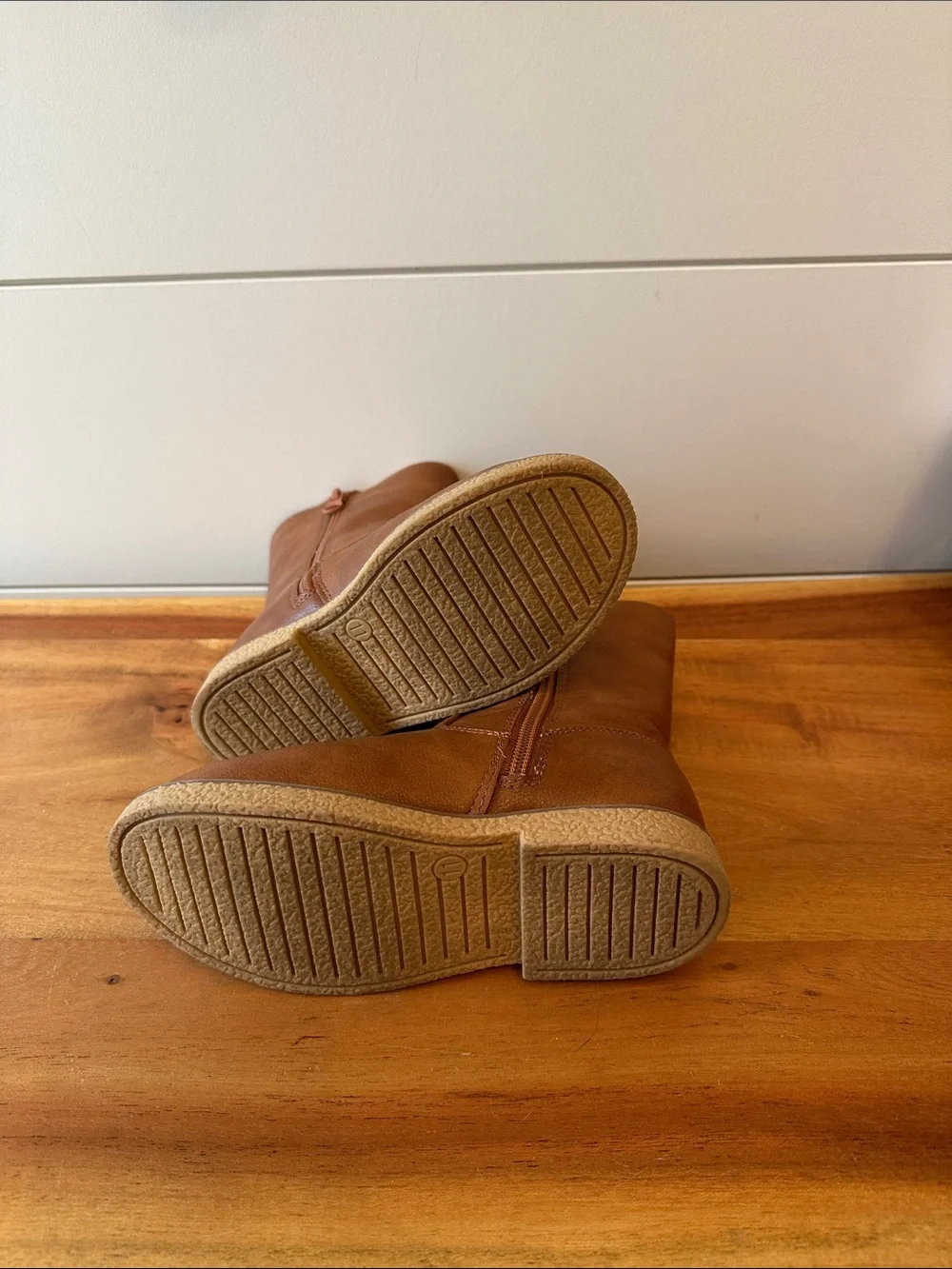 Girls cat and Jack boots size 11